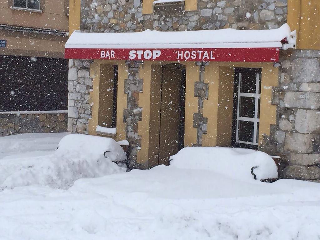 Hostal Bar Stop Hotel Velilla del Rio Carrion Exterior foto